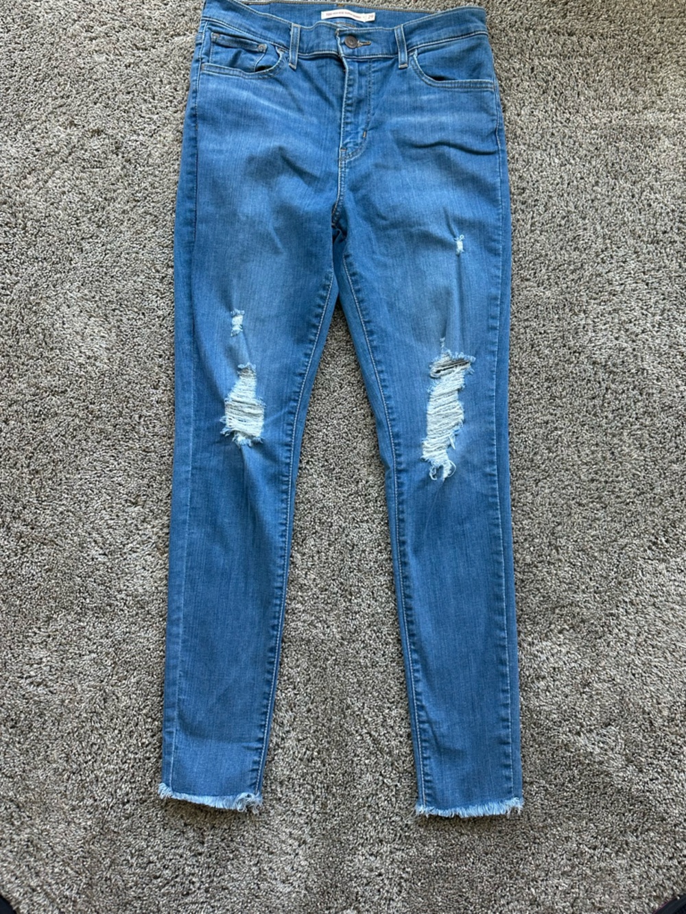 29x30 720  high rise super skinny Levi’s women’s jeans.